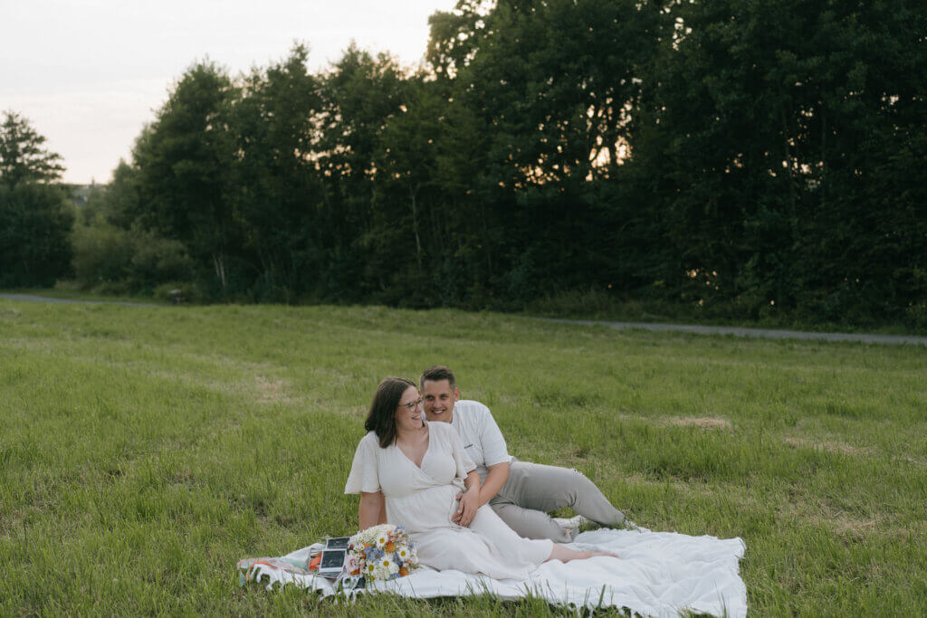 Babybauchshooting Eifel - Paarshooting -Alvina Pfeifer Weddings